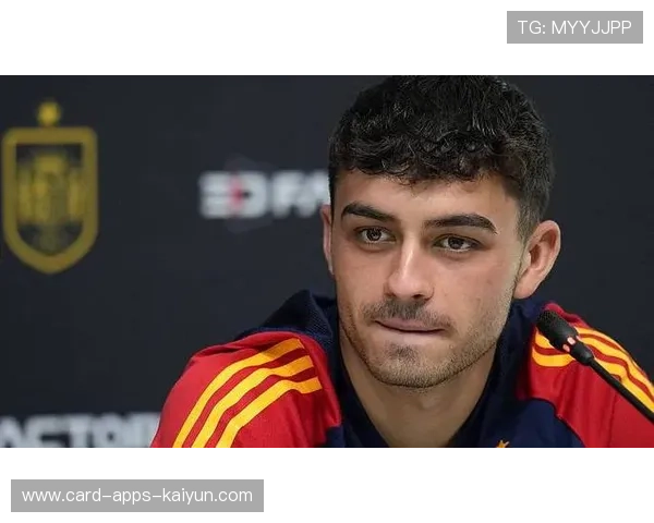 巴萨佩德里任意球直接命中死角