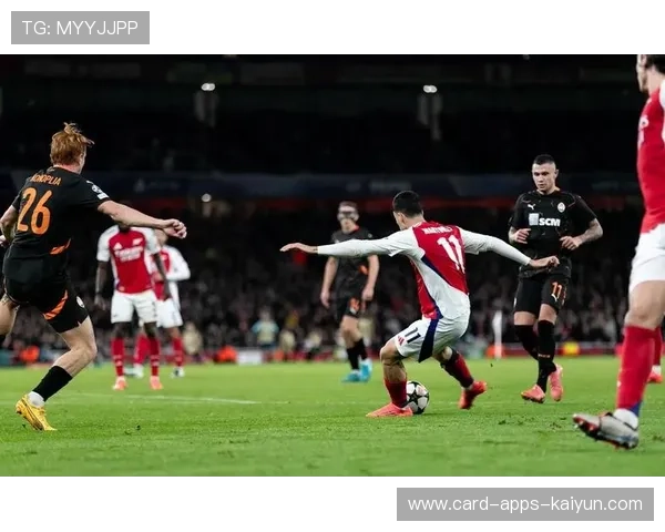 阿森纳后防持续封堵对方射门:坚持中的防守艺术与成长机会