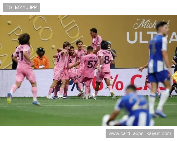 波尔图替补点球冷静命中带走关键三分,球迷为之疯狂! 波尔图替补点球冷静命中带走关键三分,球迷为之疯狂!